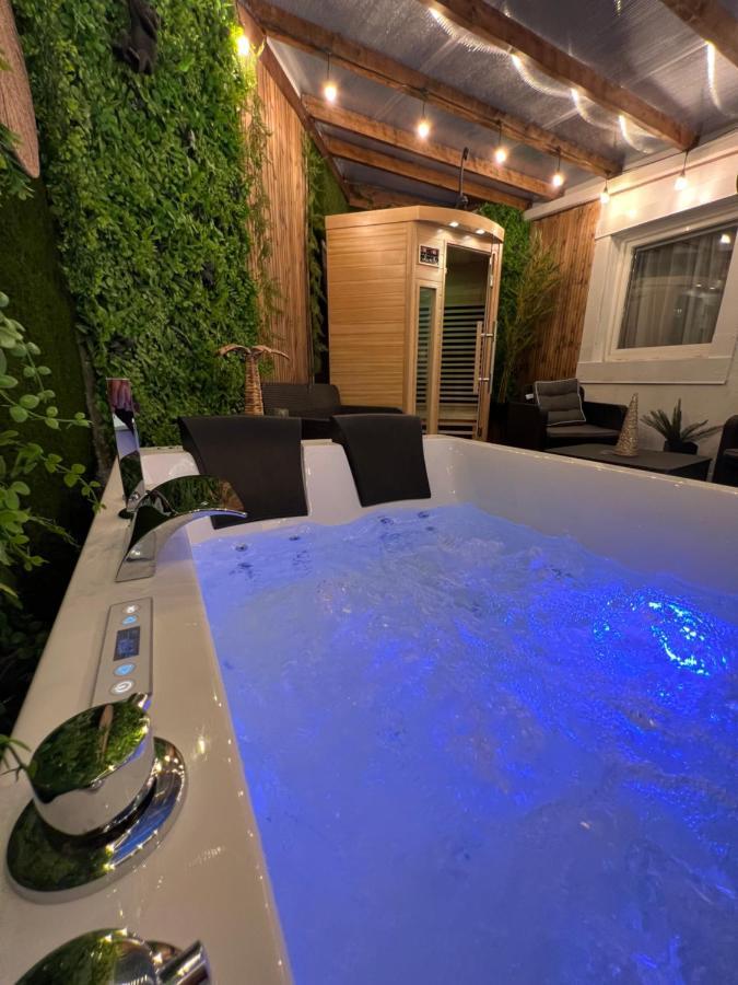 Appartement De Charme 6 Pers Avec Jacuzzi & Sauna Privatifs Au Coeur De - Esprit Coco