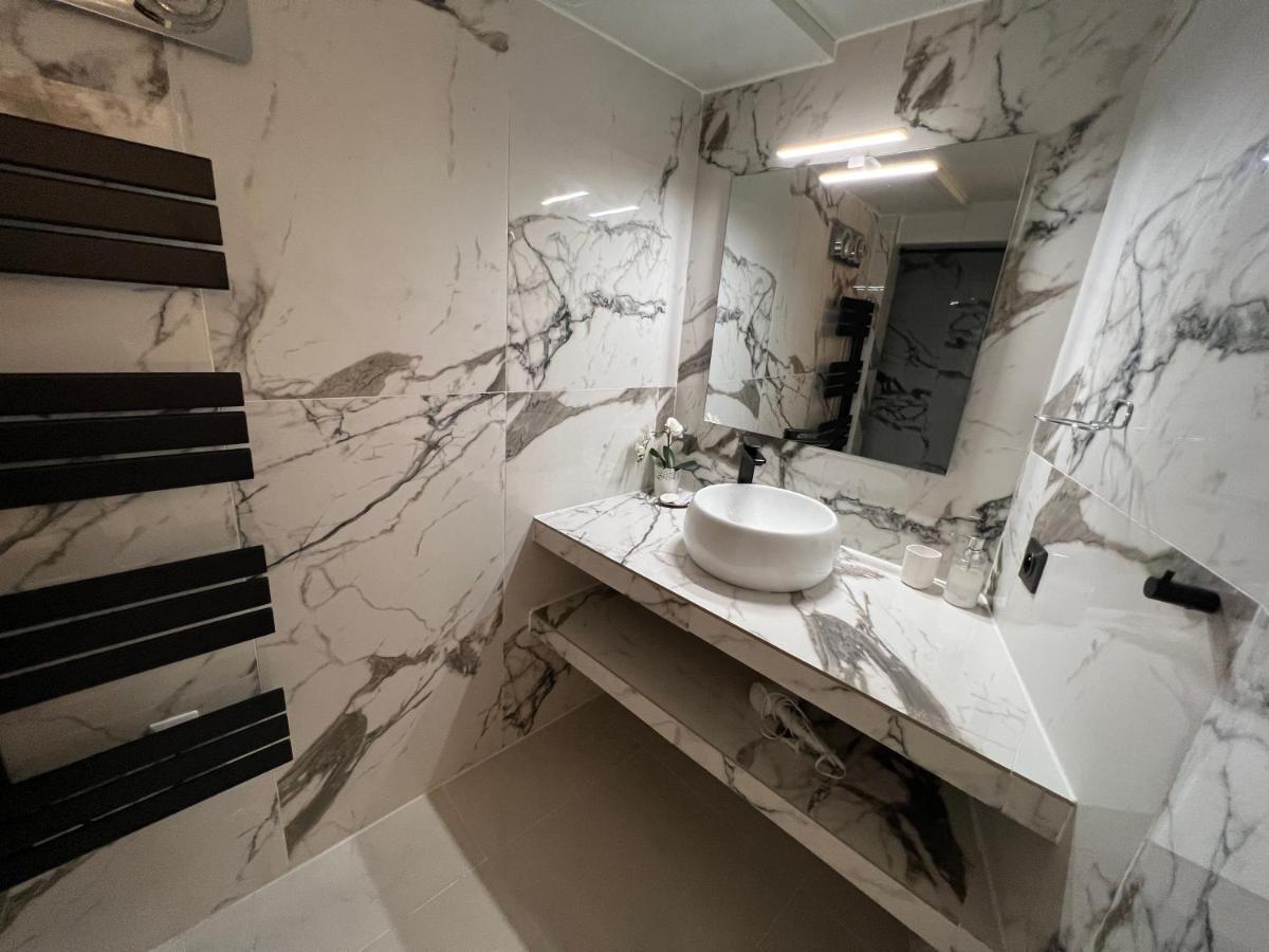 Apartment De Charme 6 Pers Avec Jacuzzi & Sauna Privatifs Au Coeur De - Esprit Coco Mülhausen